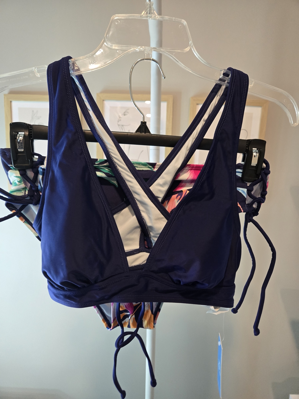 ☀️👙⛱️ NWT Cupshe Navy Blue Strappy V-Neck Bikini Top